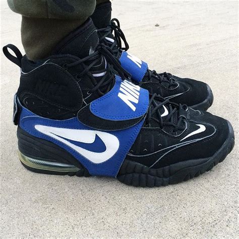 nike strap shoes 90s.